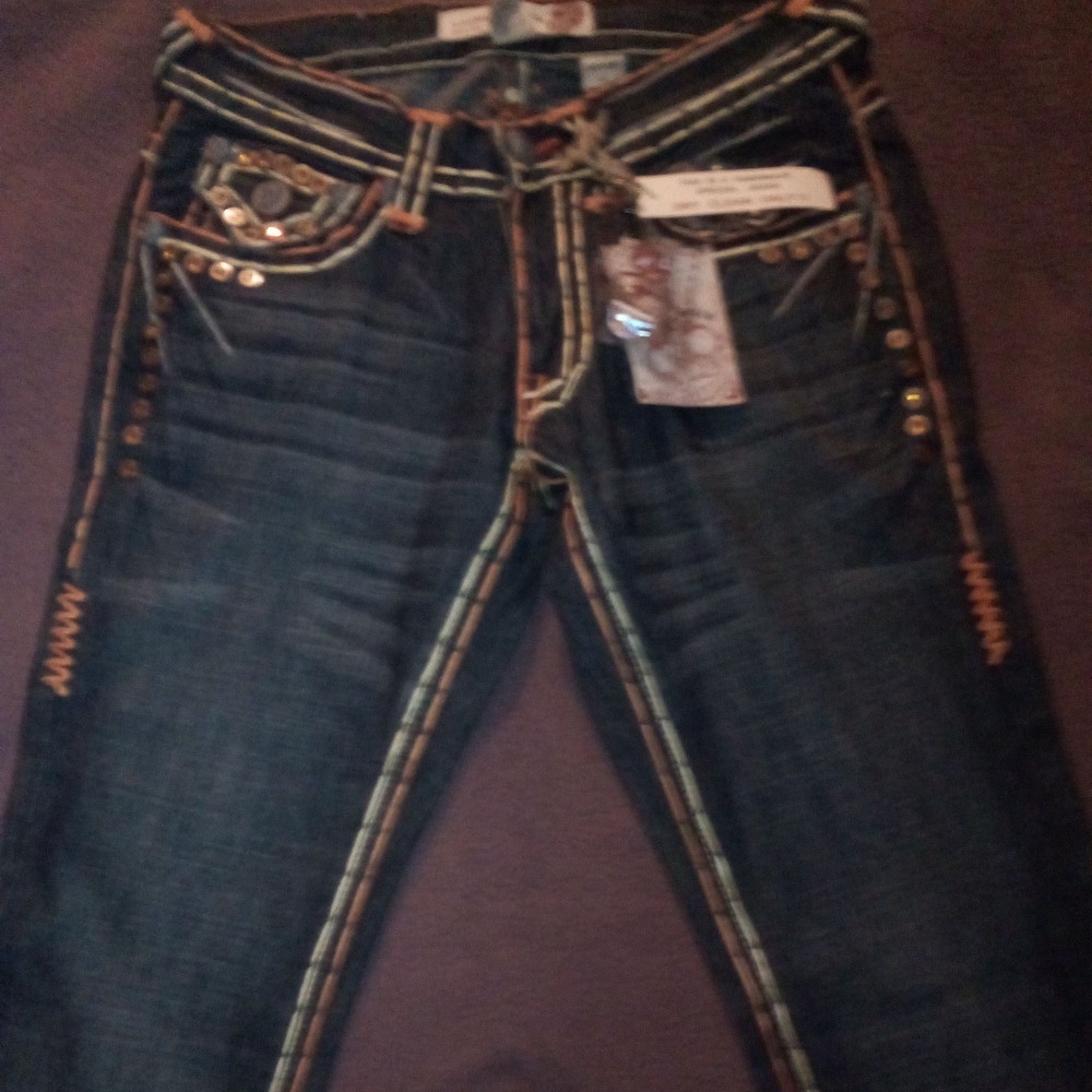 Stylish Dark Wash Jeans with Studded Details Sz 30